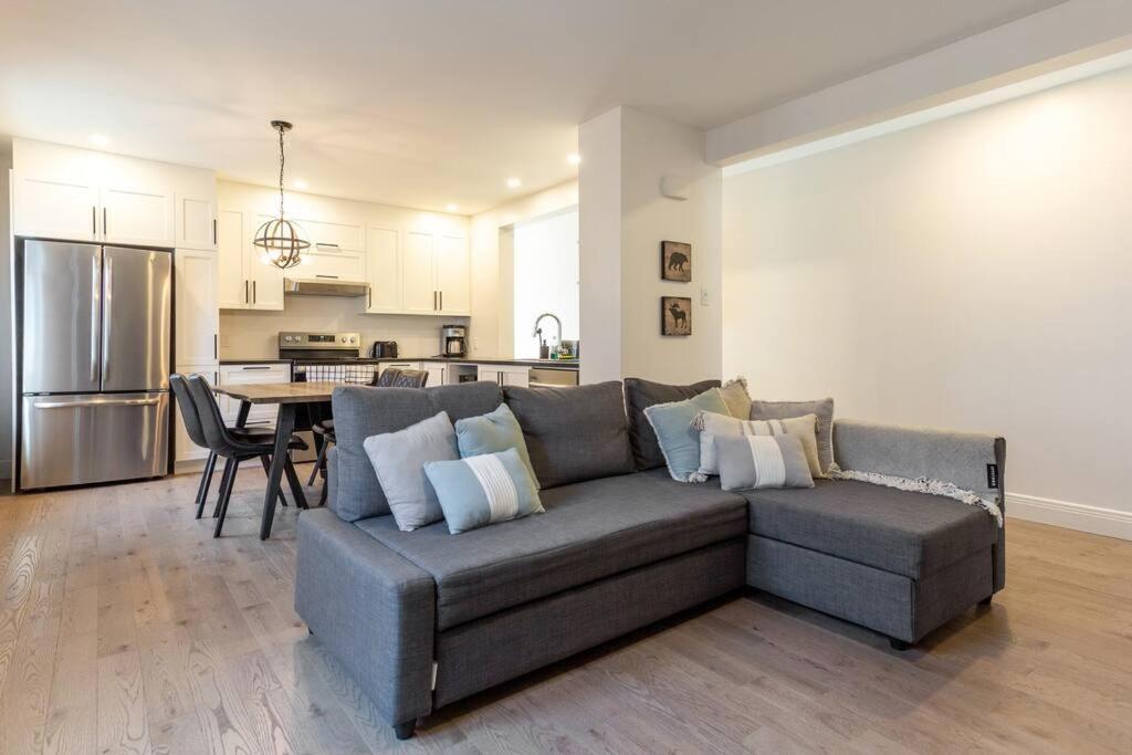 מונטריאול Free Parking, Beautiful 4 1/2- 2 Bedroom Apartment מראה חיצוני תמונה