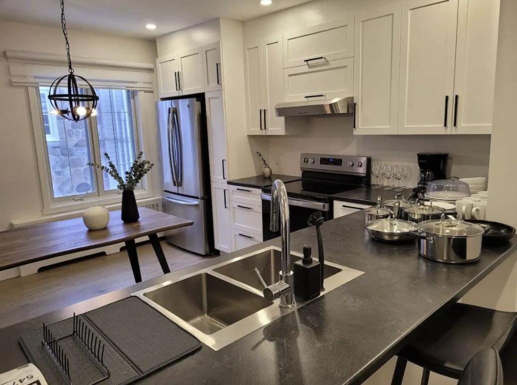 מונטריאול Free Parking, Beautiful 4 1/2- 2 Bedroom Apartment מראה חיצוני תמונה