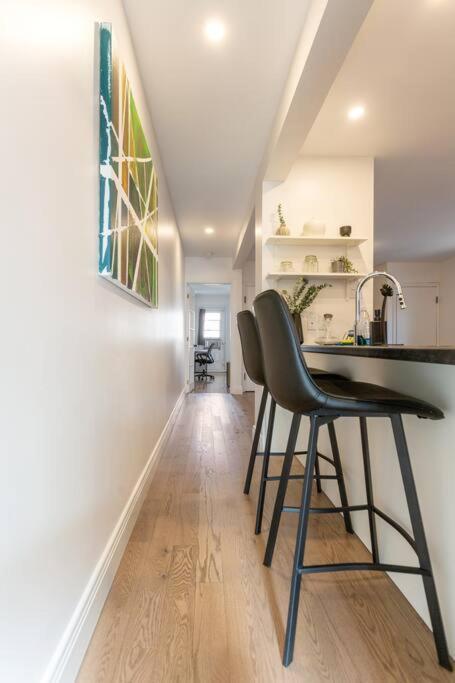 מונטריאול Free Parking, Beautiful 4 1/2- 2 Bedroom Apartment מראה חיצוני תמונה