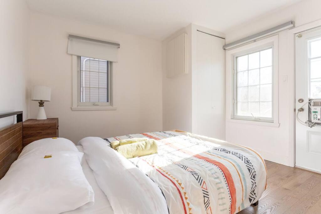 מונטריאול Free Parking, Beautiful 4 1/2- 2 Bedroom Apartment מראה חיצוני תמונה