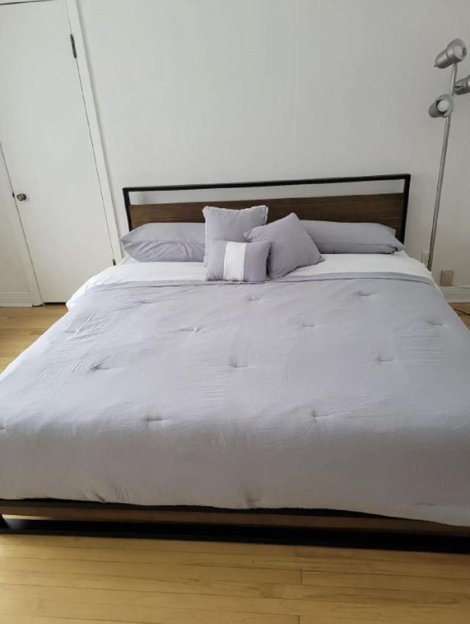 מונטריאול Free Parking, Beautiful 4 1/2- 2 Bedroom Apartment מראה חיצוני תמונה