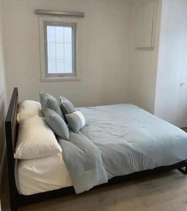 מונטריאול Free Parking, Beautiful 4 1/2- 2 Bedroom Apartment מראה חיצוני תמונה